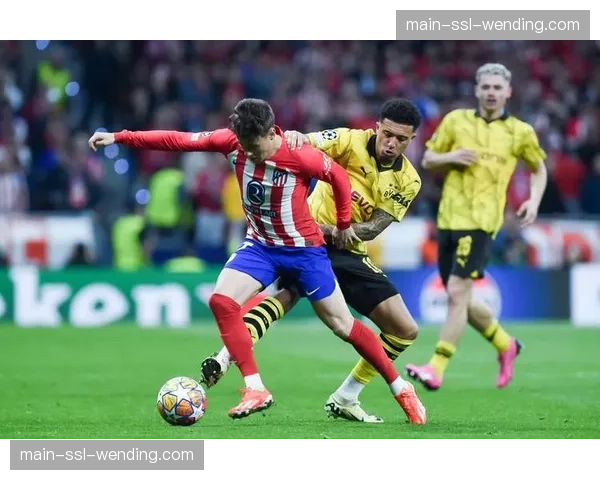 实时：格雷罗任意球直接破门，多特蒙德客场取得领先